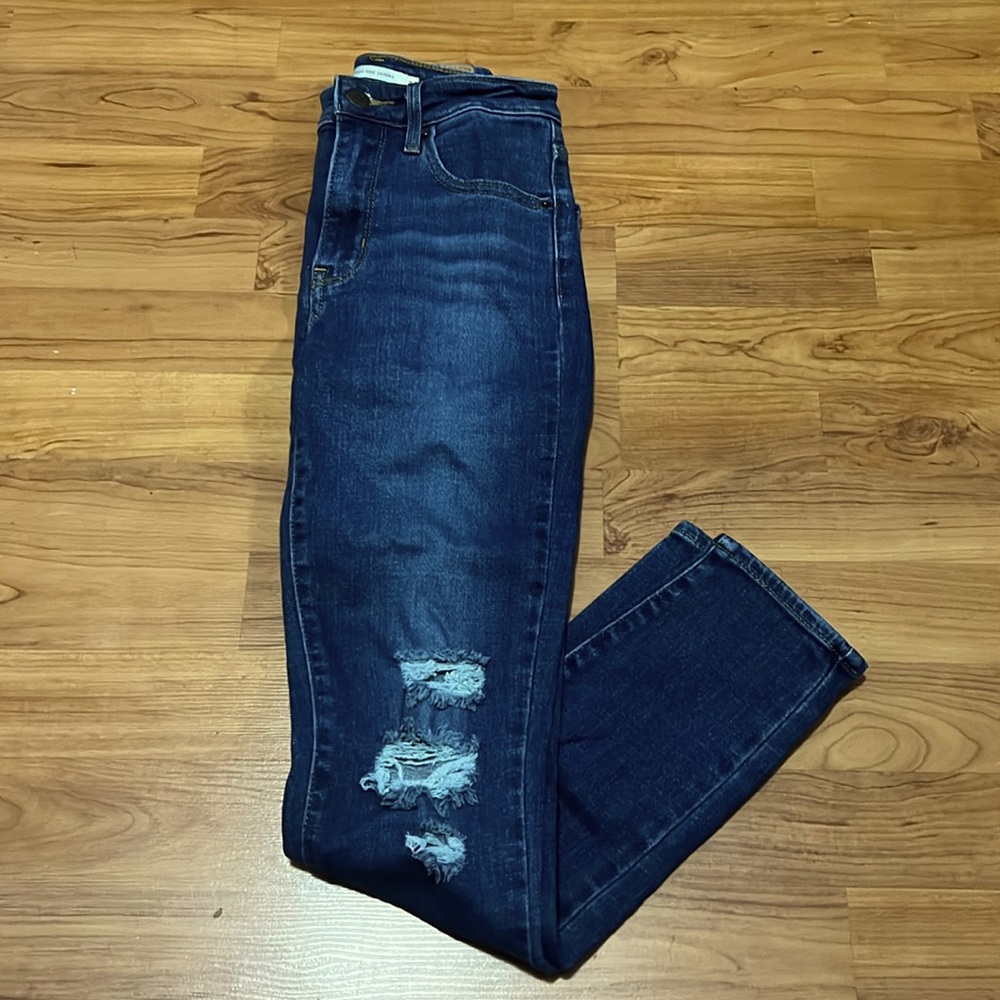 Levi High Riss Skinny Jeans size 24